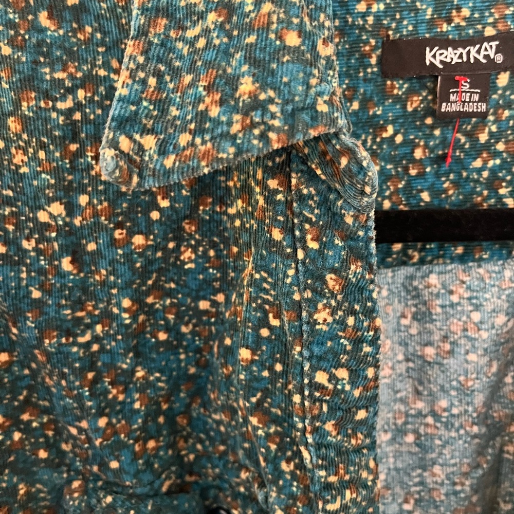 Button down top - Picture 3 of 3